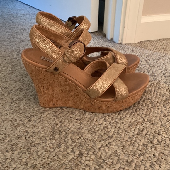 Ugg gold tan leather wedge platform ankle strap sandals 8.5 - Picture 4 of 8